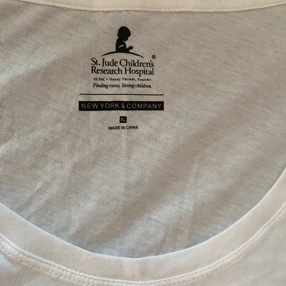 New York & Company Faith slim tee. - Picture 5 of 6